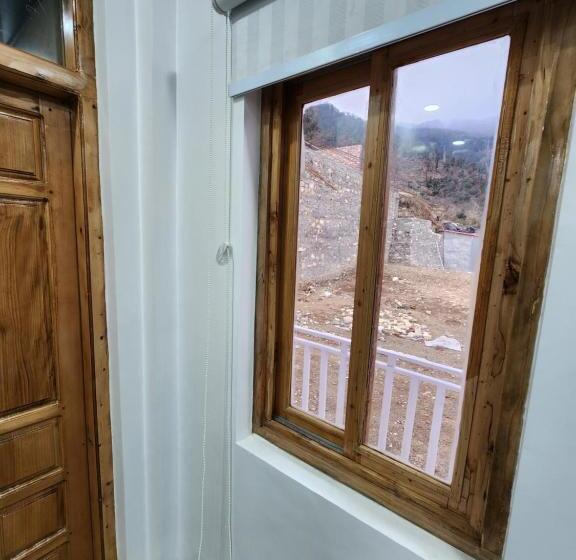 مبيت وإفطار Raithal Jungle Resort