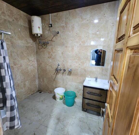 مبيت وإفطار Raithal Jungle Resort