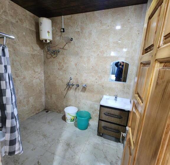 مبيت وإفطار Raithal Jungle Resort