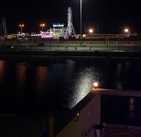 בית מלון כפרי رويال تايم للضيافة