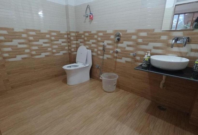 Hotel Dev Inn With Heated Room And Scenic Balcony