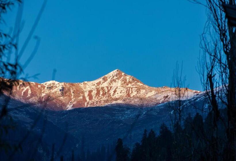 ホテル Hamta Foothills Cottage