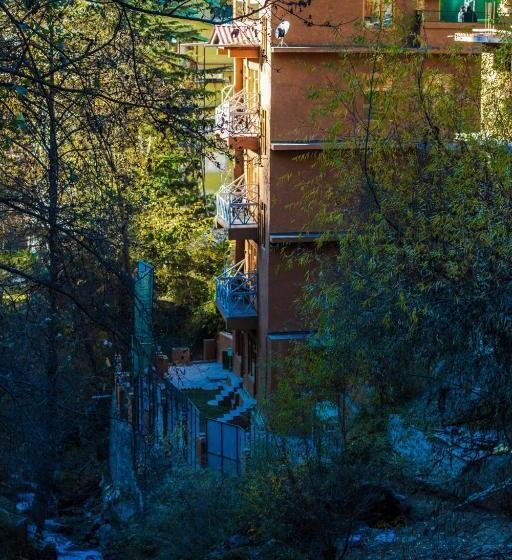 ホテル Hamta Foothills Cottage