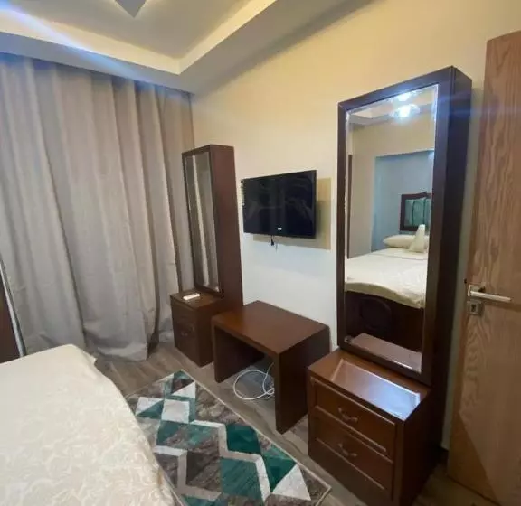 هتل Hi Alex Apartments