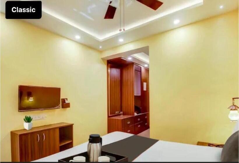 فندق Joaquim Baga Beach Resort Goa