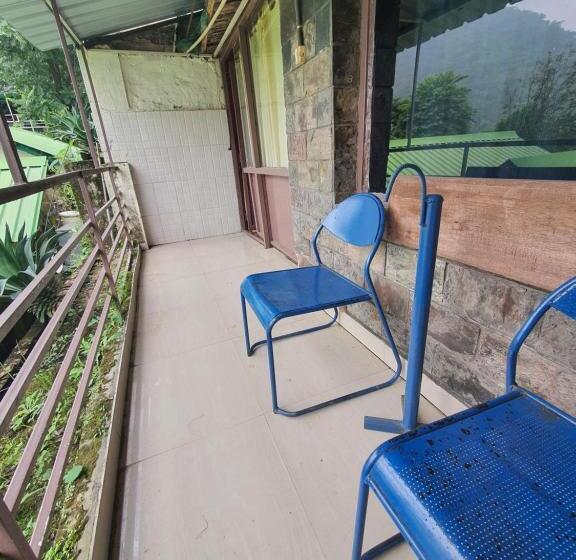 فندق Morni Lake Club