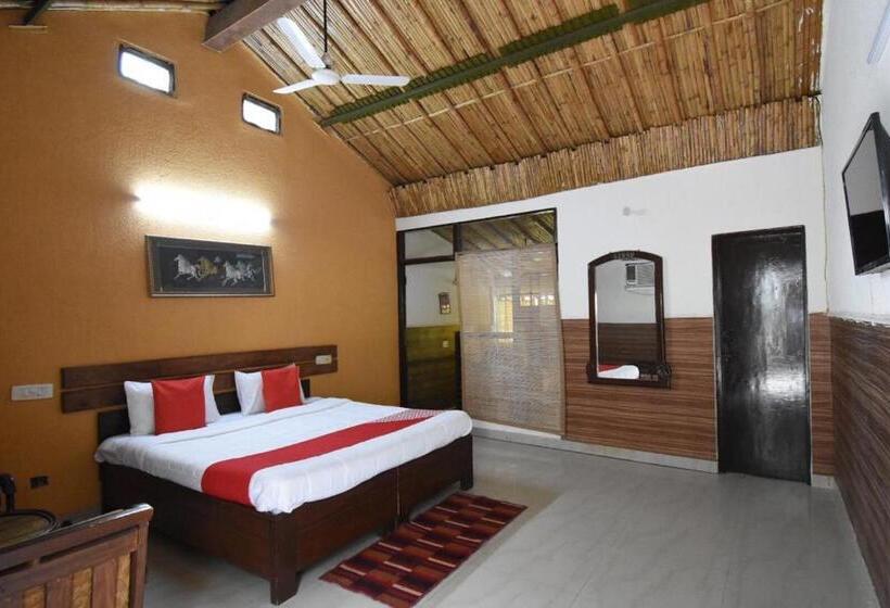 فندق Morni Lake Club