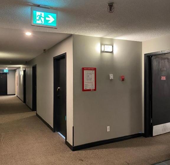 בית מלון כפרי Nechako Valley Inn