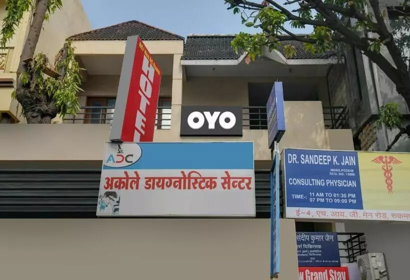 ホテル Oyo New Grand Stay