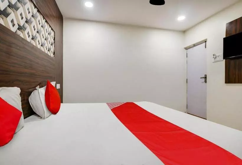 ホテル Oyo New Grand Stay