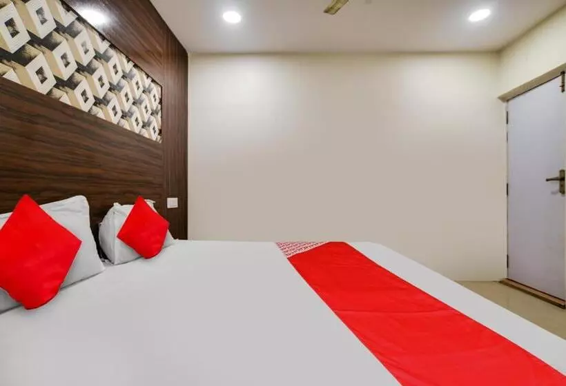 ホテル Oyo New Grand Stay