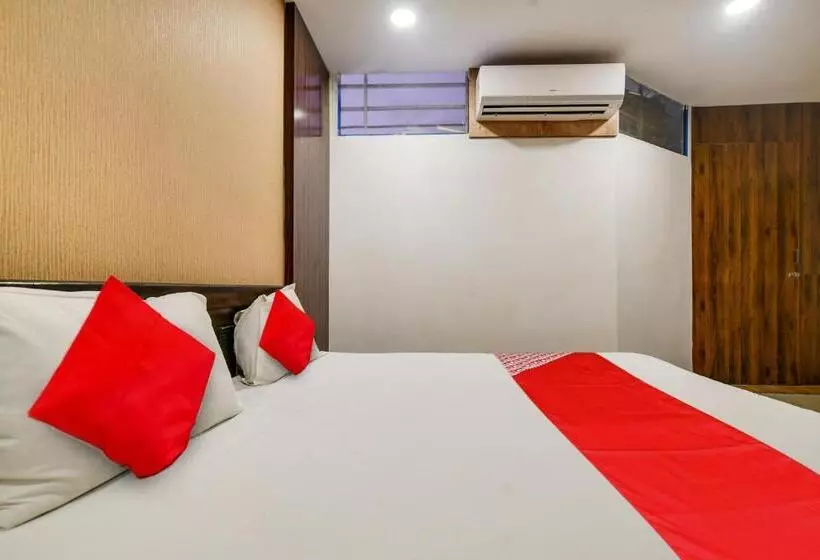 ホテル Oyo New Grand Stay