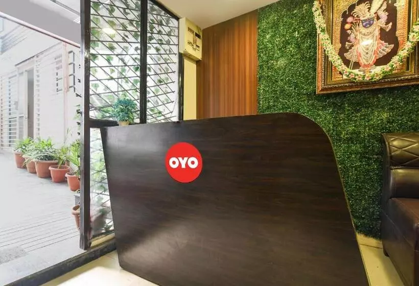 ホテル Oyo New Grand Stay