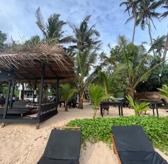 Hotel Sabine Holiday Resort And Restaurant