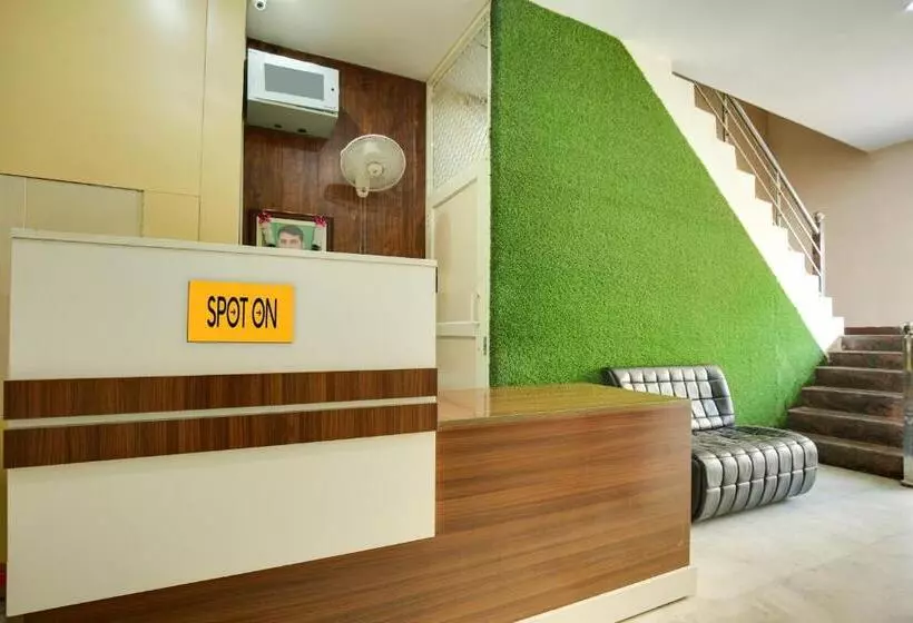 ホテル Spot On Raja Guest House
