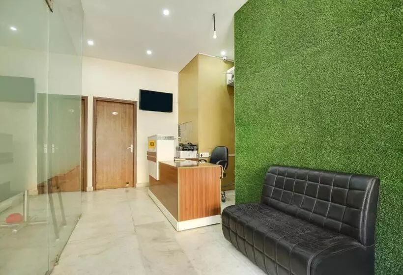 ホテル Spot On Raja Guest House