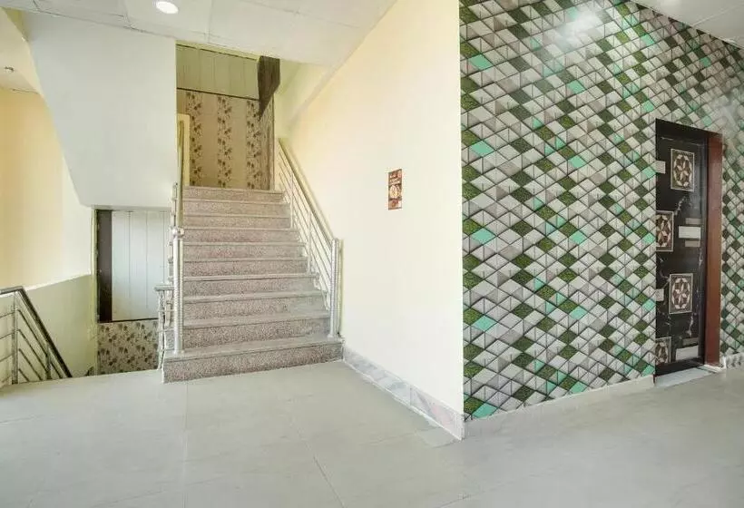 ホテル Spot On Raja Guest House