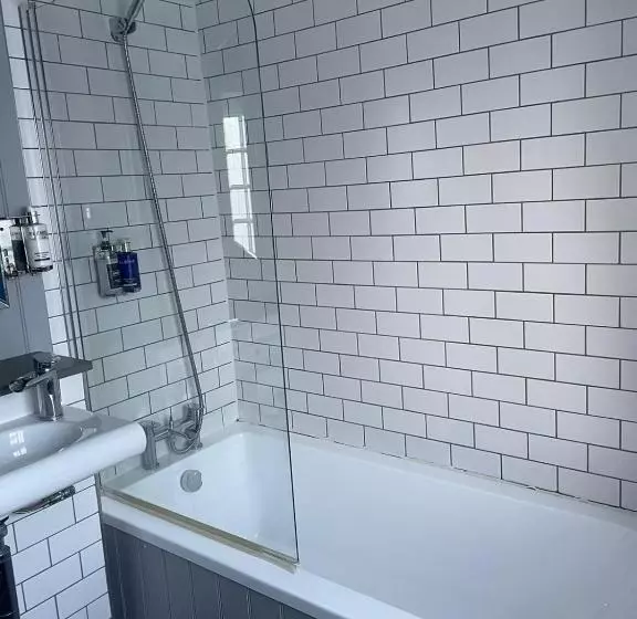 ホテル The Angler, Oakham