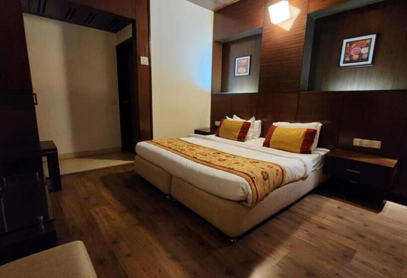 酒店 Royal Ark   Kasauli