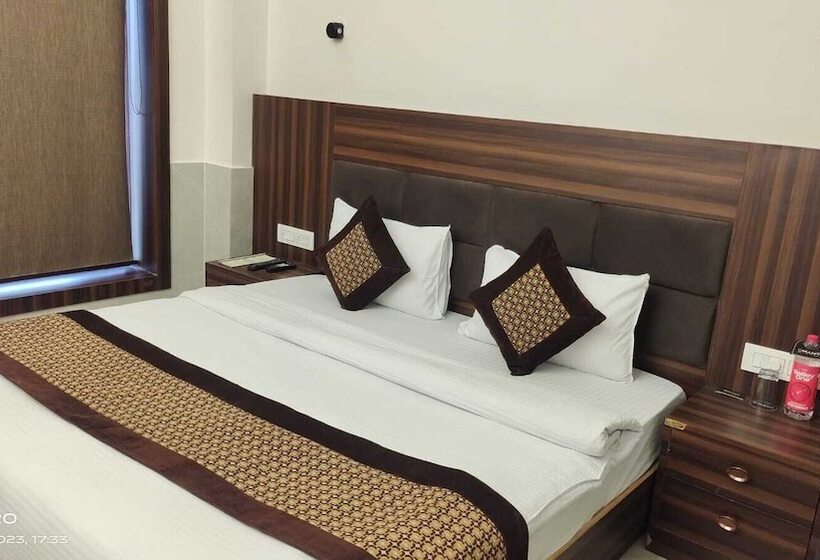 ホテル White Rock Sector 68 Sohna Road