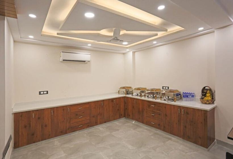 ホテル White Rock Sector 68 Sohna Road