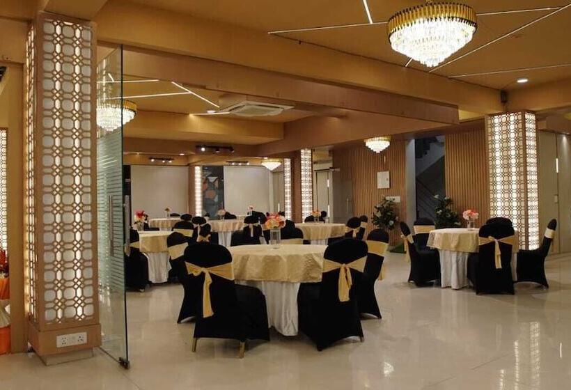 ホテル White Rock Sector 68 Sohna Road