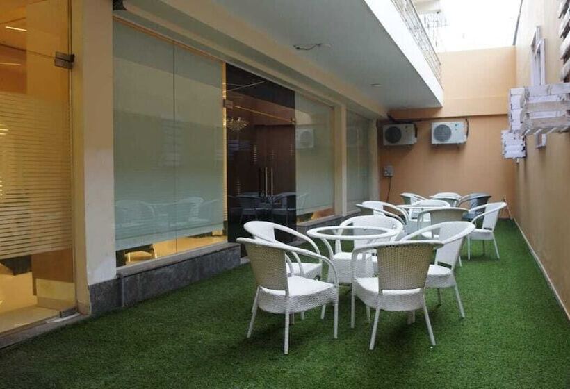 ホテル White Rock Sector 68 Sohna Road