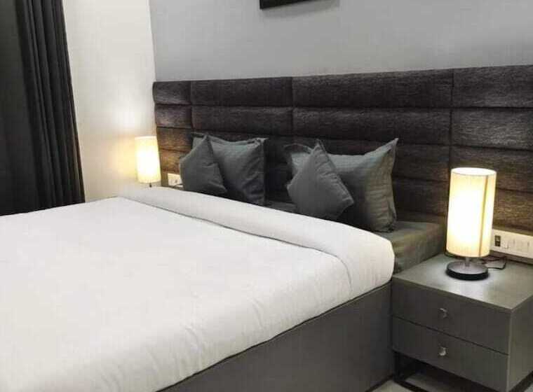 ホテル White Rock Sector 68 Sohna Road