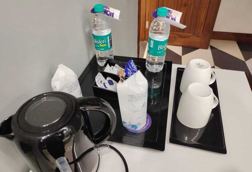 ホテル White Rock Sector 68 Sohna Road