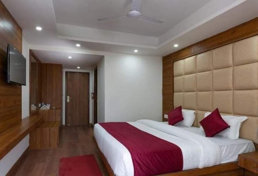 ホテル White Rock Sector 68 Sohna Road