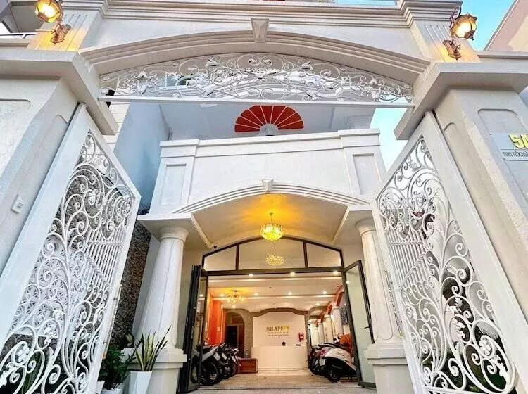 Milanesa Hotel And Apartment