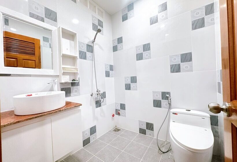 Milanesa Hotel And Apartment