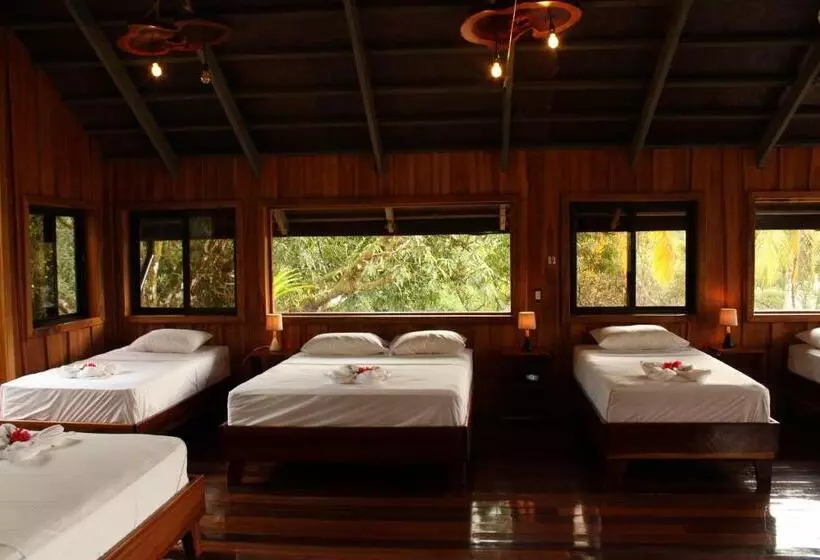 Natural Drake Bay Hotel Boutique