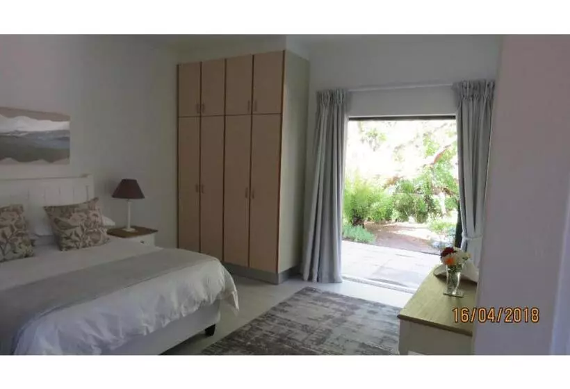 Majatalo Blue Mountain View Cottages