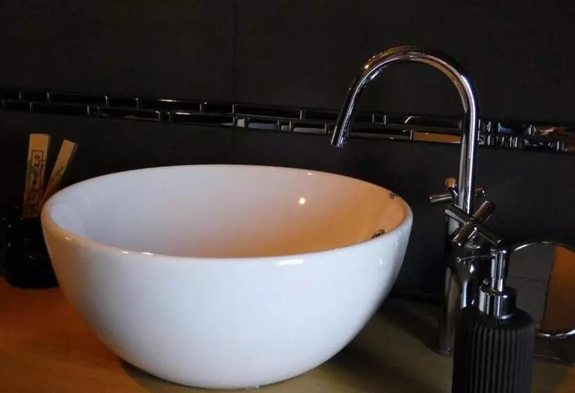 ペンション Chambre Japonaise Avec Lit King Size En Maison D Hôtes, Proche Autoroute A10, Chartres Et Orléans