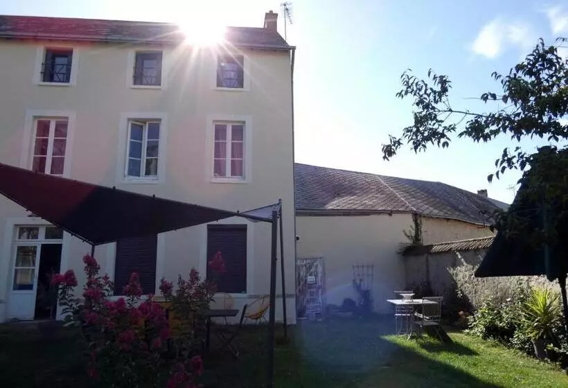 ペンション Chambre Japonaise Avec Lit King Size En Maison D Hôtes, Proche Autoroute A10, Chartres Et Orléans