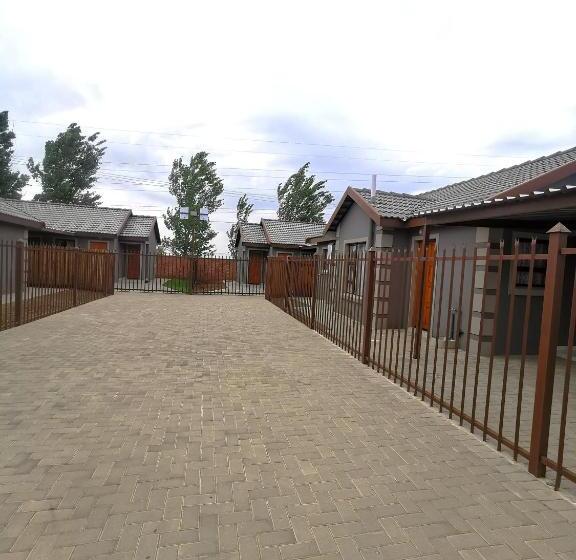 بنسيون Mv Self Catering Rooms