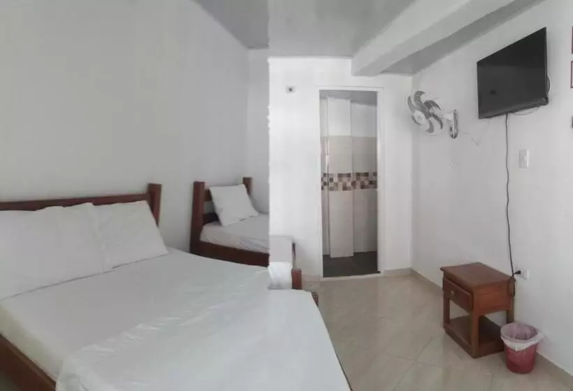 ペンション Zarina