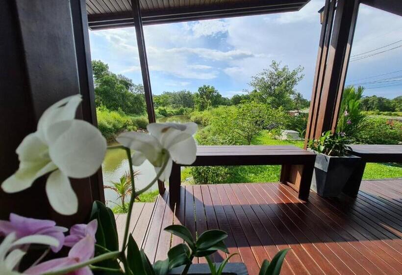 Bed and Breakfast Baan Ati Resort & Spa