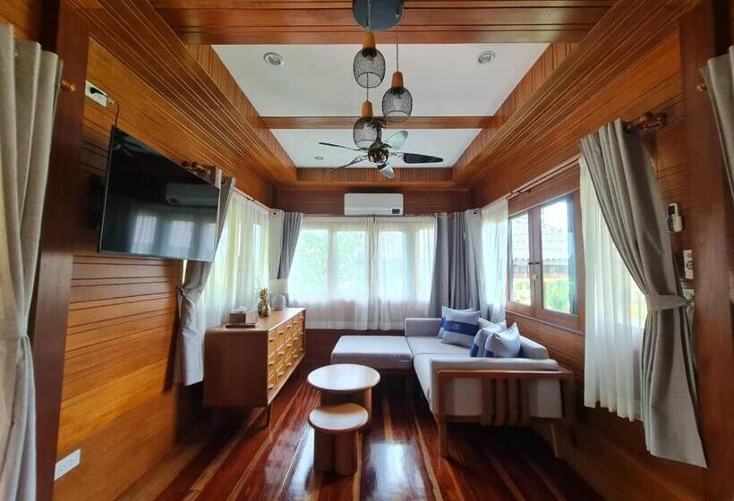 تختخواب و صبحانه Baan Ati Resort & Spa