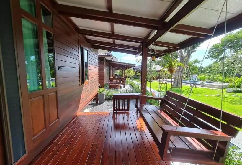 Aamiaismajoitus (B&B) Baan Ati Resort & Spa