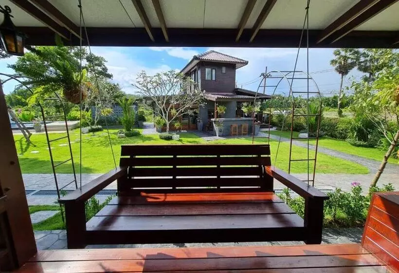 Aamiaismajoitus (B&B) Baan Ati Resort & Spa