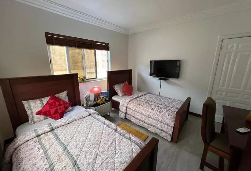 Aamiaismajoitus (B&B) Cozy Hill Gardens