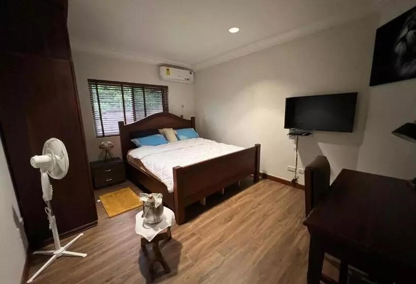 Aamiaismajoitus (B&B) Cozy Hill Gardens