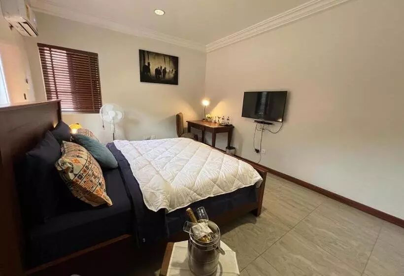 Aamiaismajoitus (B&B) Cozy Hill Gardens