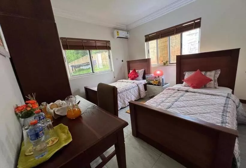 Aamiaismajoitus (B&B) Cozy Hill Gardens