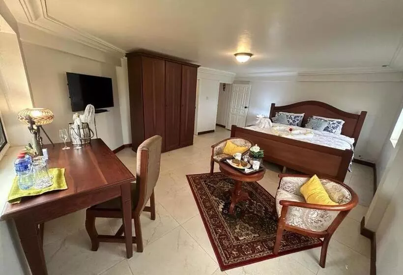 Aamiaismajoitus (B&B) Cozy Hill Gardens