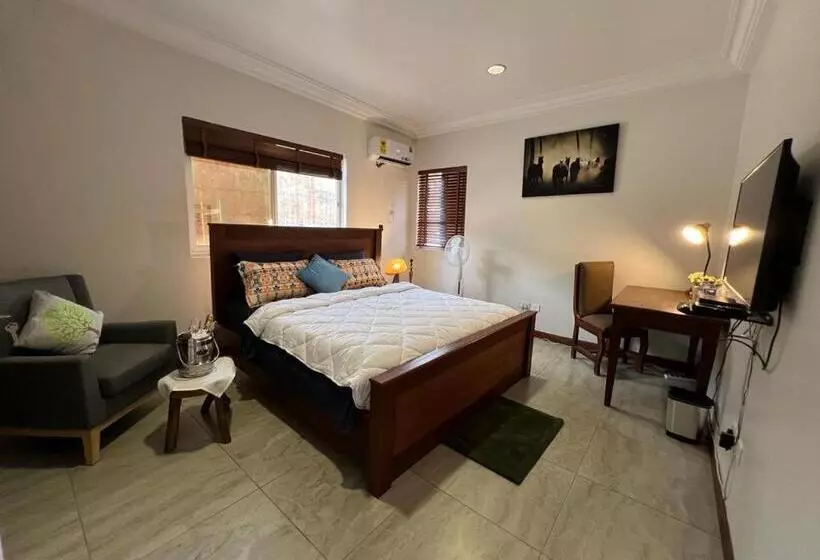 Aamiaismajoitus (B&B) Cozy Hill Gardens