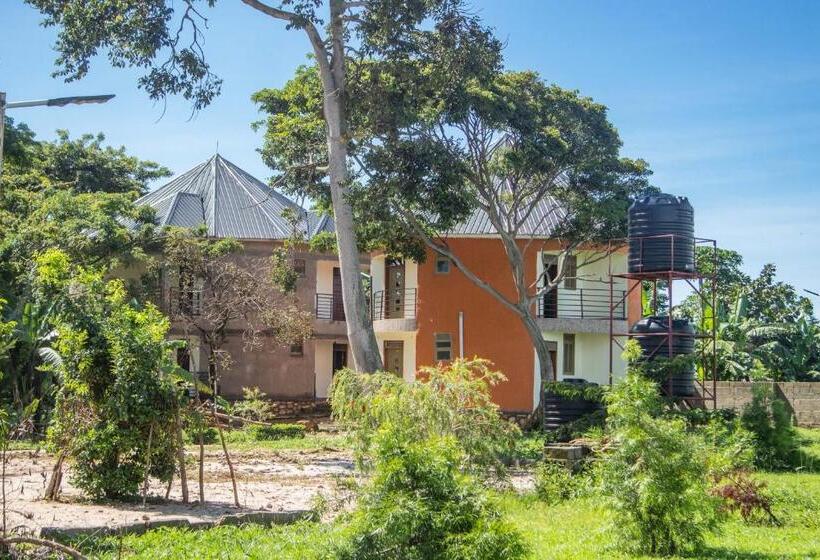 هتل Buvuma Island Beach