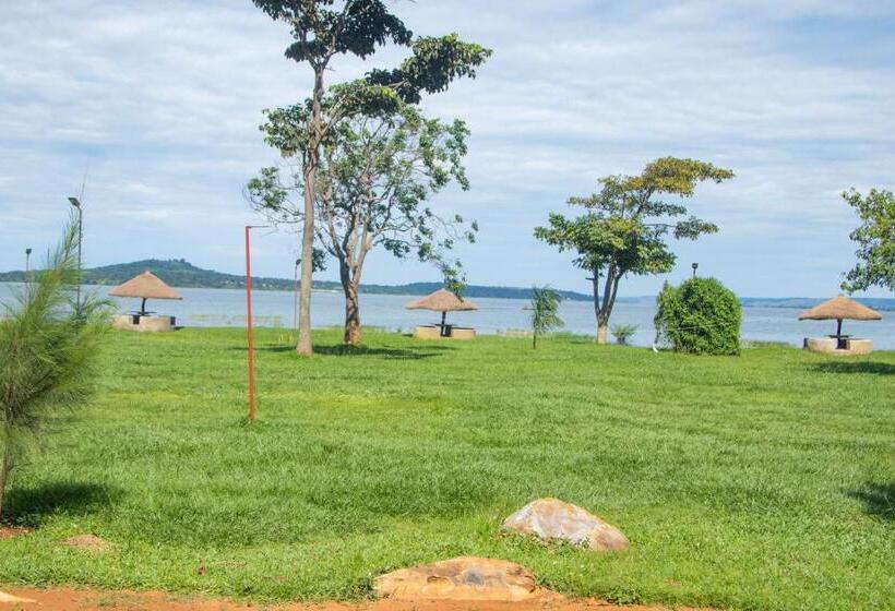 هتل Buvuma Island Beach